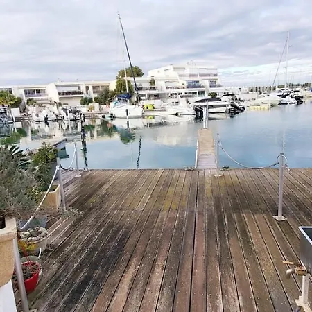 Marina Avec Vue Sur Les Bateaux ! לה-גרו-דו-רואה